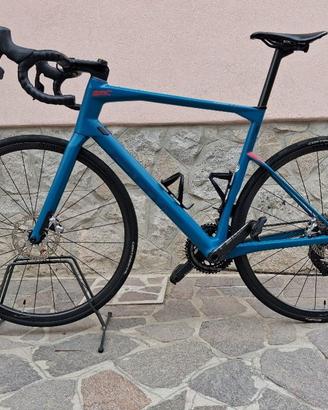 BMC Roadmachine 01 THREE 56 SRAM RED AXS 12v