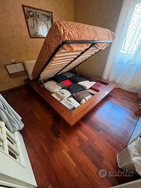 Letto matrimoniale con contenitore