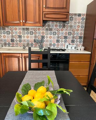 Tavolo da cucina con sedie