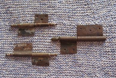3 vecchie cerniere in ferro per porte in legno o m