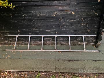 Scala a pioli da giardino