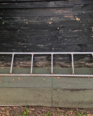 Scala a pioli da giardino