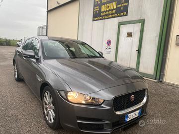 Jaguar XE 2.0 D Turbo 180 CV AWD aut. Prestige Bus