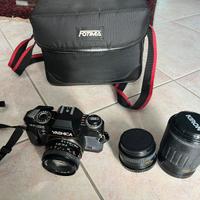 Macchina fotografica, obiettivi, borsa