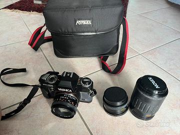 Macchina fotografica, obiettivi, borsa