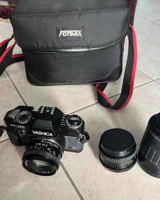 Macchina fotografica, obiettivi, borsa