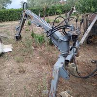 Retro escavatore per trattore