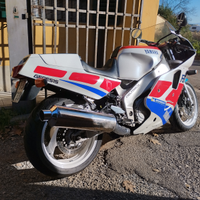 Yamaha FZR 1000 exup