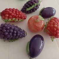 frutta colorata in vetro di murano
