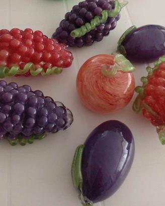 frutta colorata in vetro di murano