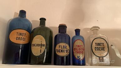 Bottiglie antiche da farmacia