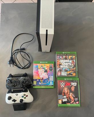 Xbox one S - 1 tb + 2 joystick e 3 giochi