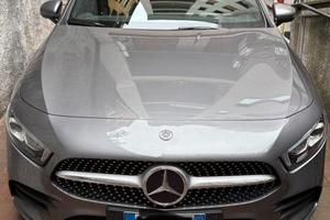 Mercedes-Benz A 200 Automatic Premium AMG Line