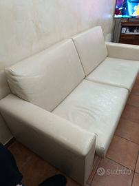 Divano in pelle tre posti + isola color avorio 
