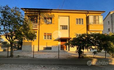 3 LOCALI A TERRE ROVERESCHE