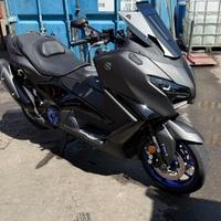 Yamaha t-max 560 abs my25 icon black