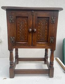 MOBILE IN STILE REVIVAL