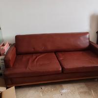 divano letto ecopelle marrone 