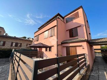 3 LOCALI A MONTECHIARUGOLO