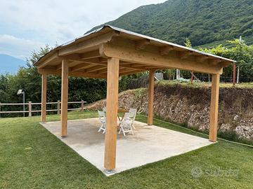 Tettoia in legno lamellare