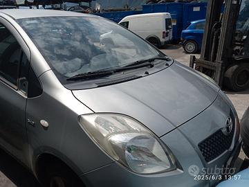 TOYOTA YARIS 1.4 TD 2006 1NDTV PER RICAMBI