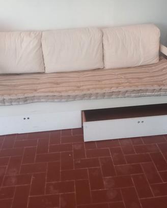 divano letto con cassetti
