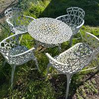 Arredamento da esterno in ghisa