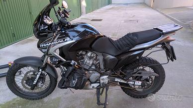 Honda Transalp XL700V perfetta