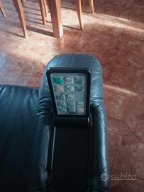 poltrona in vera pelle con vari tipi di massaggi