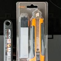 Cutter Taglierino NUOVO + Set Lame professionali