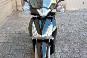 Scooter Honda SH 150 nero