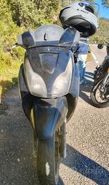  Piaggio x7 125 
Gomme  al 80%.
Imp
