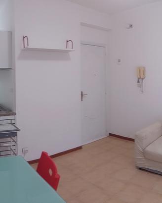 Bilocale arredato utenze incluse Aci Castello