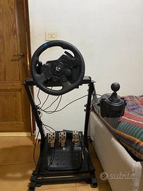 volante, pedali, marce logitech e giocco di rally