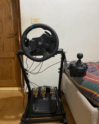 volante, pedali, marce logitech e giocco di rally