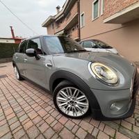 Mini Cooper D 1,5 diesel 5 porte modello HYPE