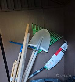 attrezzi vari per giardino/orto