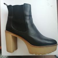 (Red)Valentino