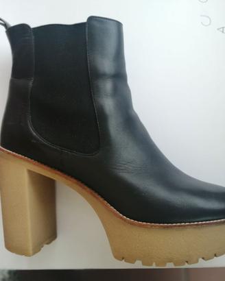 (Red)Valentino