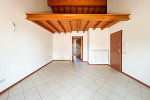 3 LOCALI A TOSCOLANO-MADERNO