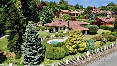 Villa di 304 m² con più di 5 locali e box auto dop