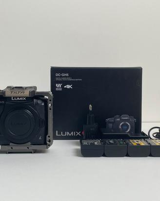 Panasonic Lumix GH5 + Cage + Batterie