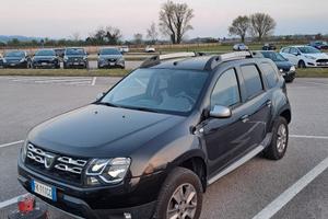 Dacia duster 4x4 con Gancio Traino