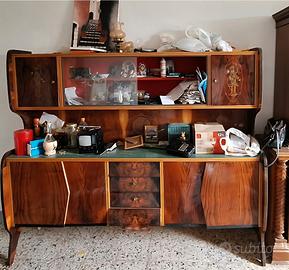vecchia credenza da soggiorno