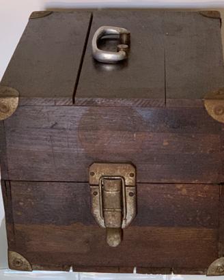 Antica scatola in  legno x strumenti di precisione