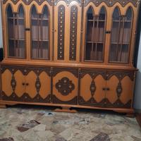 Credenza  in noce  L 258 x H 210 x P 52