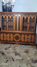 Credenza  in noce  L 258 x H 210 x P 52