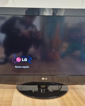TV LG 26LH2000 – Monitor TV 26" HD Ready con HDMI 