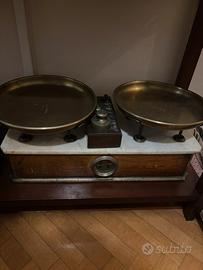 Bilancia con pesi antica