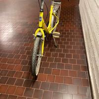 Bicicletta gialla ruota 20 atala anni 2000